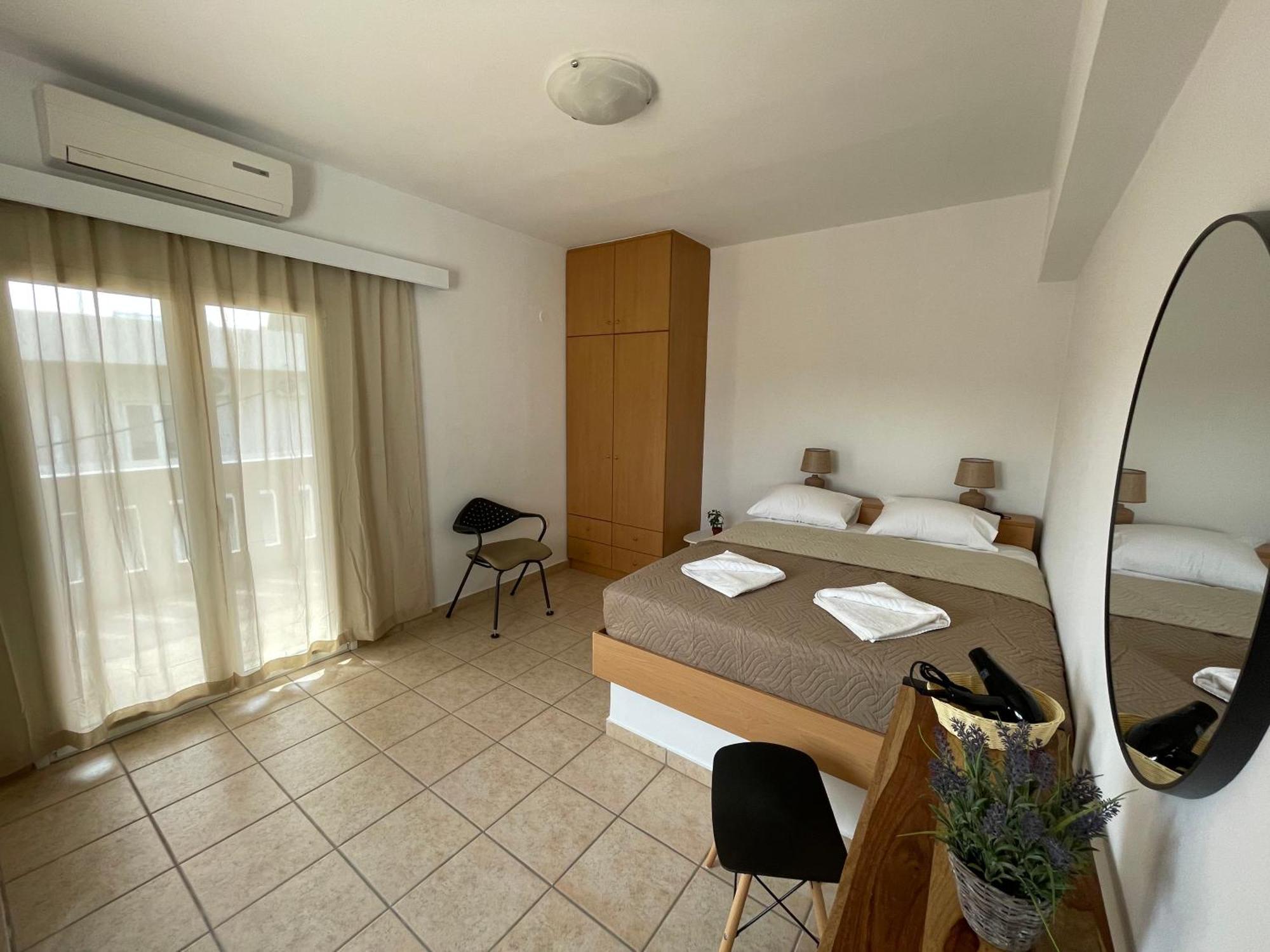 Mini Art Apartments Jeráni Haníon Kültér fotó
