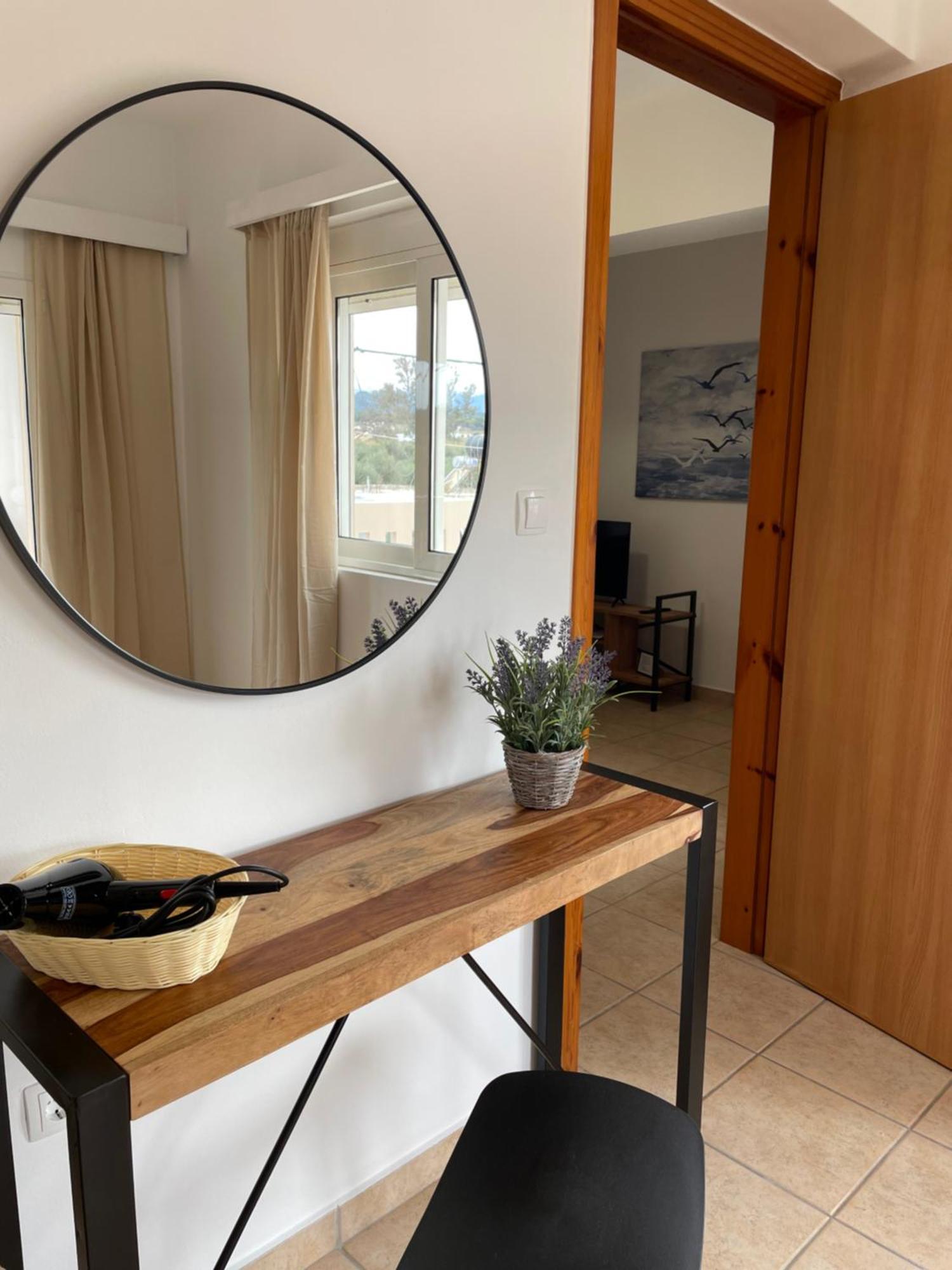 Mini Art Apartments Jeráni Haníon Kültér fotó