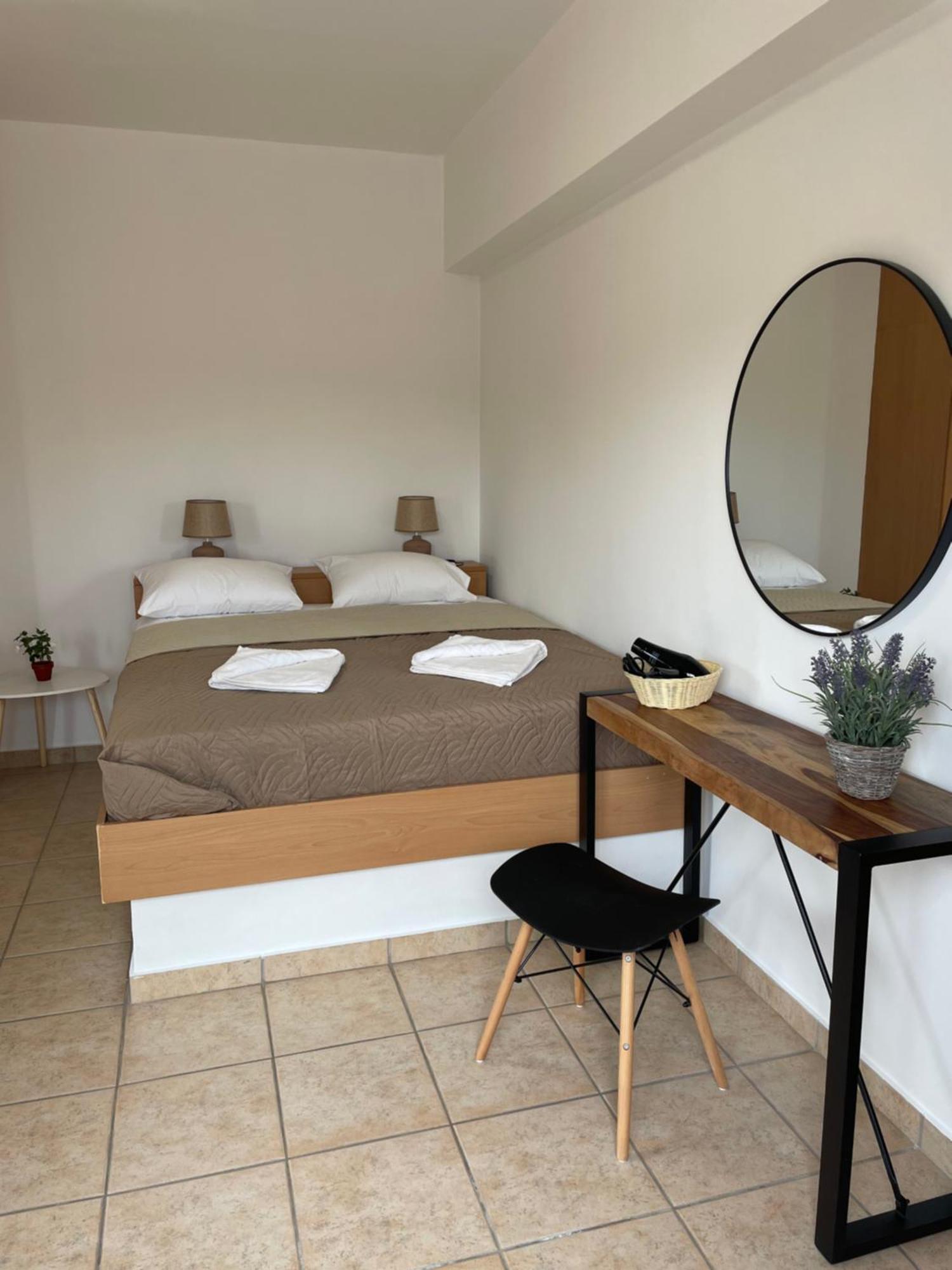 Mini Art Apartments Jeráni Haníon Kültér fotó